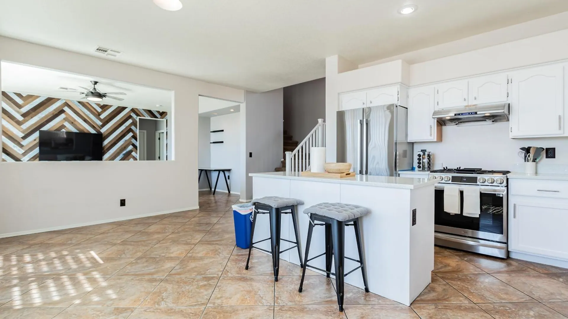 Modern Desert Oasis Villa With Pool And Spa Las Vegas