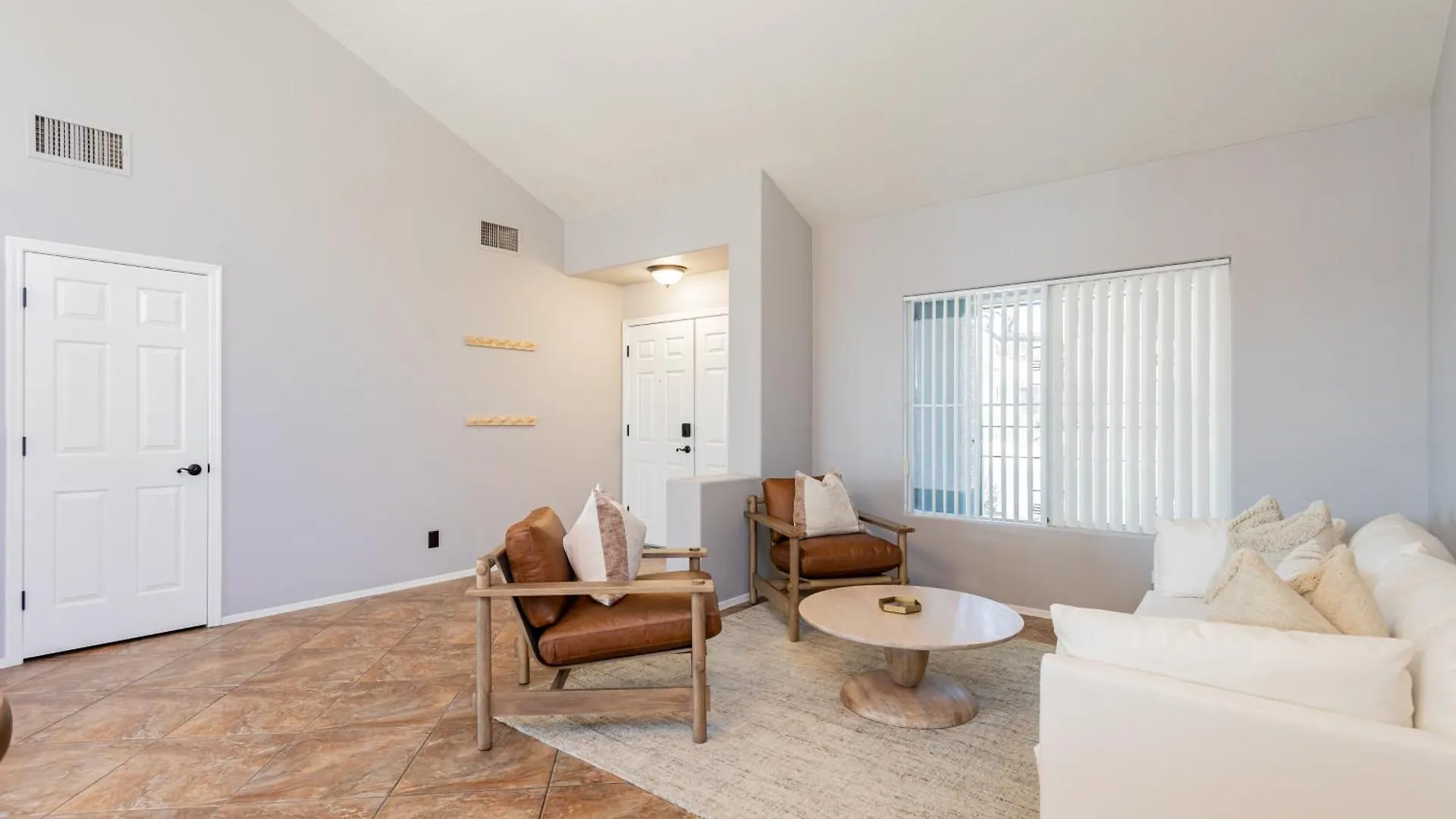 Modern Desert Oasis Villa With Pool And Spa Las Vegas